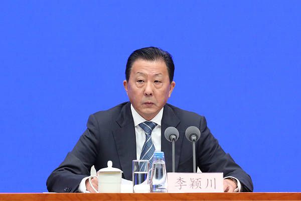 克亚尔也已经缺席了多场比赛，他在今天仍在进行单独训练，所以他也无法参加对阵弗洛西诺内的比赛。